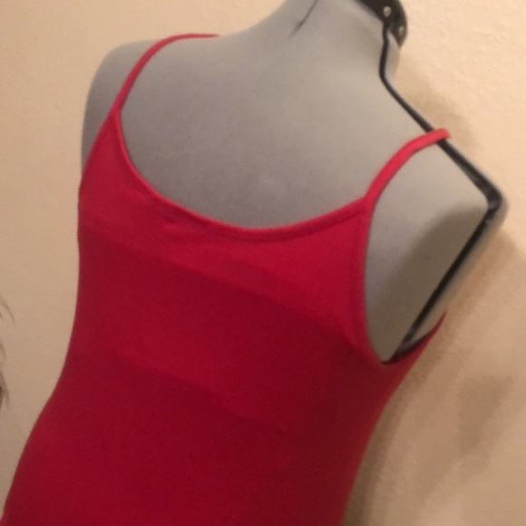 Red Caslon tank top has a spot xl shelf bra - Picture 4 of 9